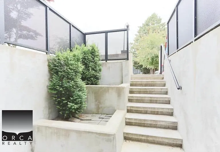 2912 Trinity St — Photo 14