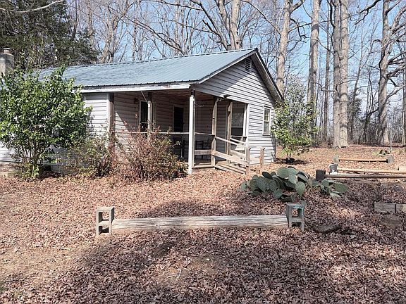 3rd image of 1352 Seays Rd