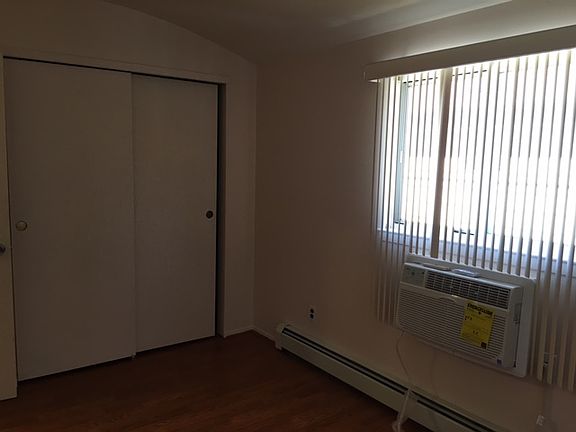 5th image of 276 Corona Ave