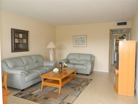 4th image of 336 Mansfield H #336