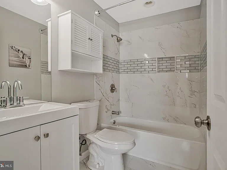 12902 Crickmore Trce — Photo 33