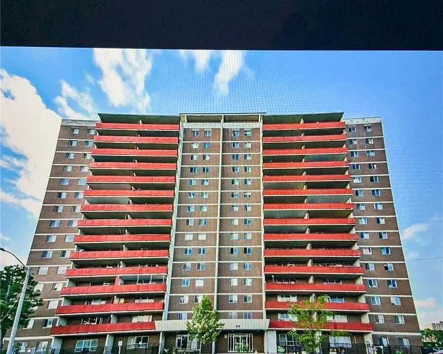 60 Stevenson Rd N #906