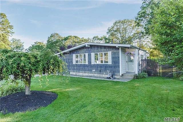 1st image of 34 Kayron Dr