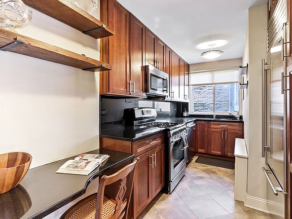 3rd image of 440 E 62nd St #12BB