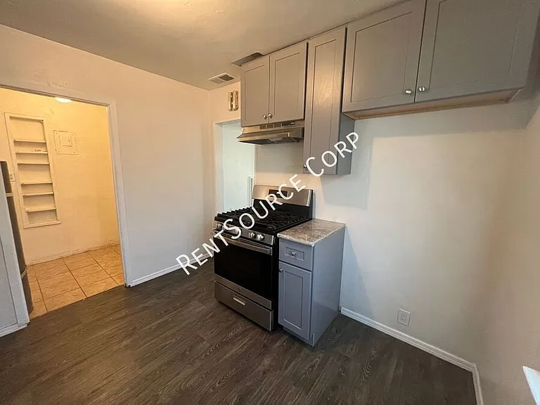 100 E Fredricks St #V — Photo 13