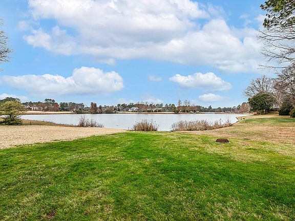 4th image of 119 Summer Lakes Dr