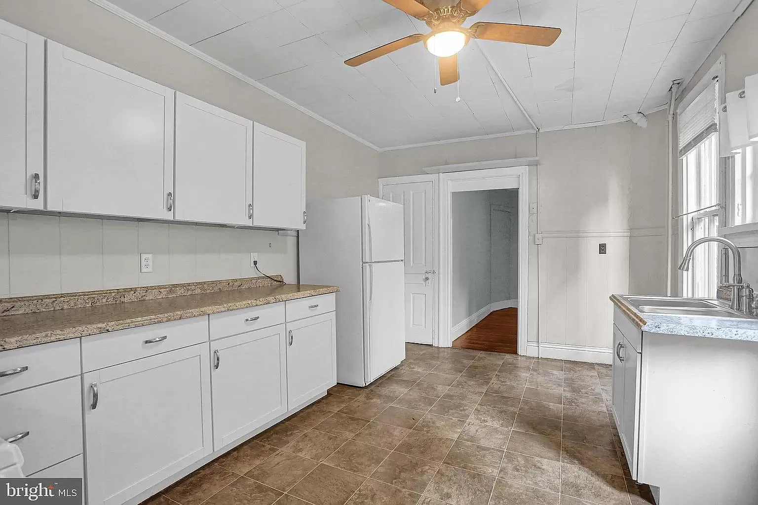 1 bed, 700 sqft, $900 — Photo 2