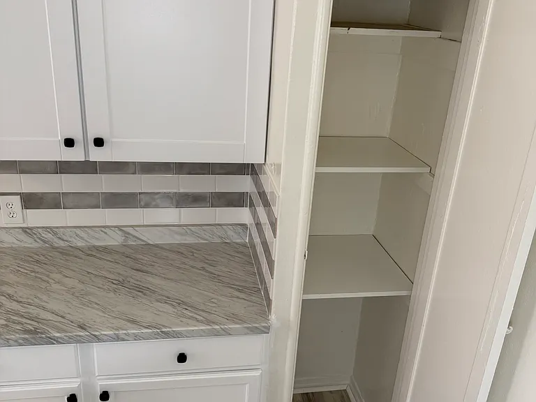 628 E Elk Ave #101 — Photo 12
