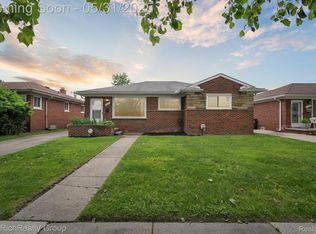 21661 Ridgedale St, Oak Park, MI 48237
