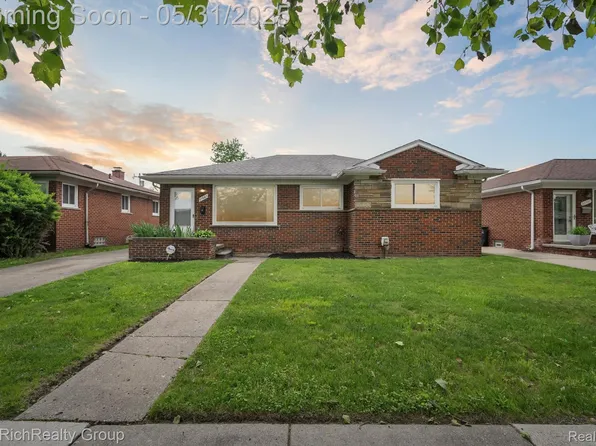 21661 Ridgedale St, Oak Park, MI 48237