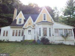 211 Old Lackawanna Trl, Dalton, PA 18414