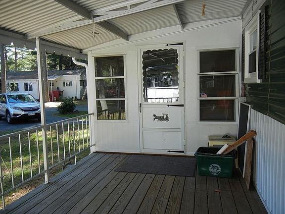 3rd image of 78 Maplewood Dr