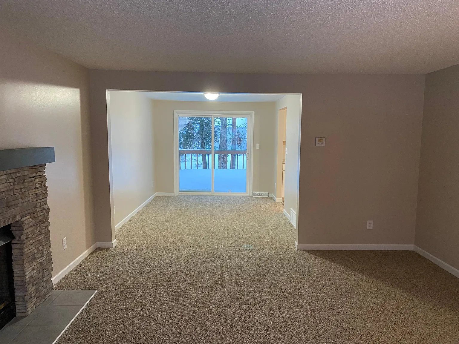 3 bed, 1.5 bath, 1368 sqft, $2,490 — Photo 4