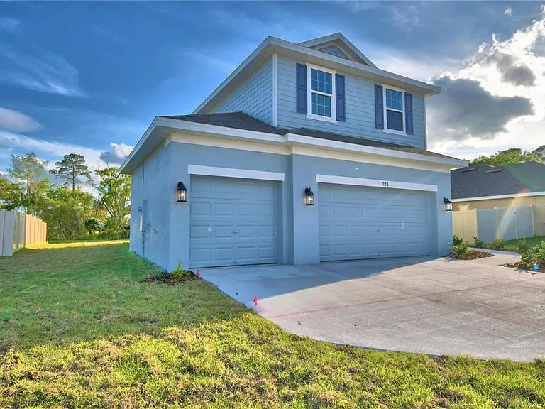906 Sofia Ln — Photo 3