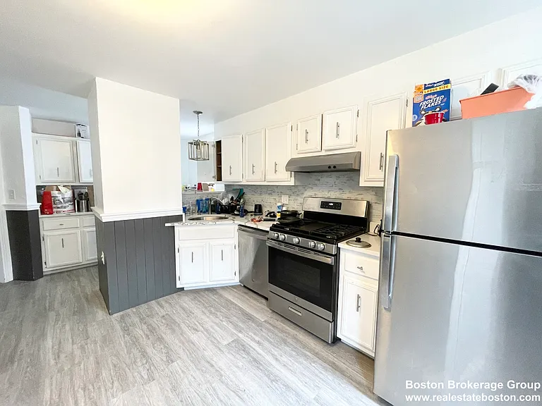 31 Falcon St #2 — Photo 1