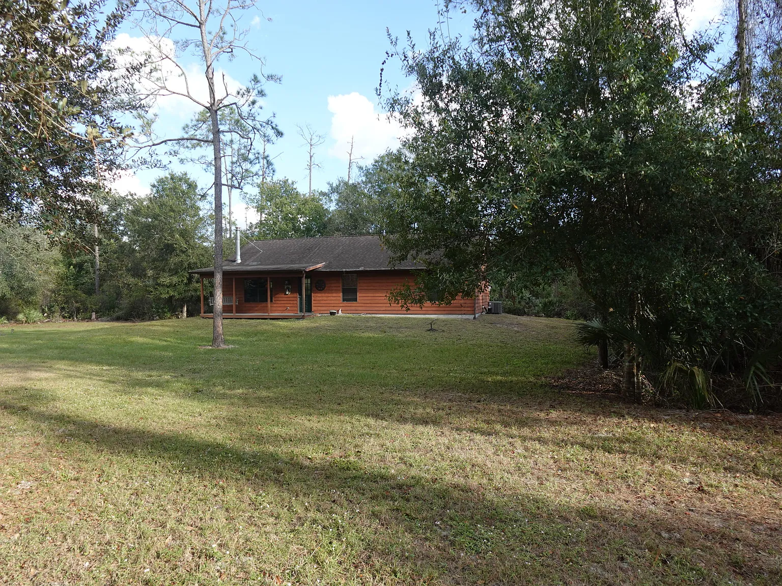 3 bed, 2.0 bath, 1269 sqft, $2,950 — Photo 2