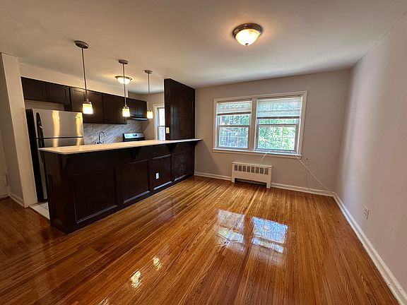 2nd image of 26 Beaumont Pl APT 2G