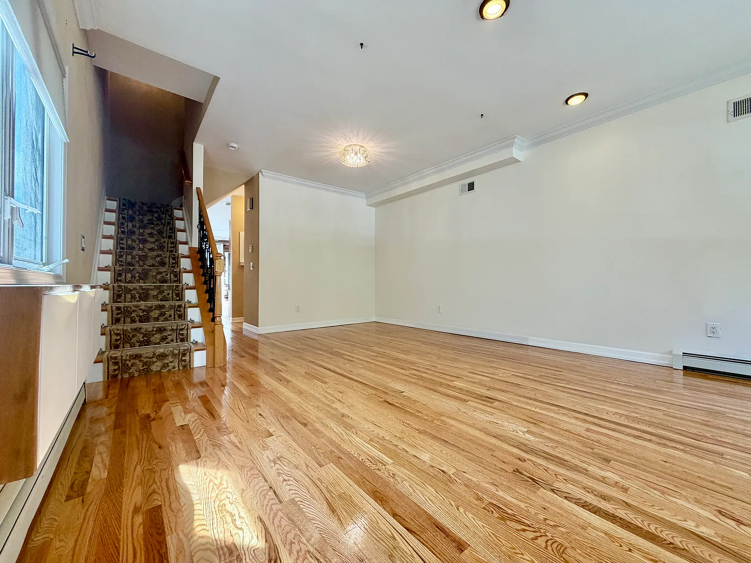 3 bed, 2.5 bath, 1592 sqft, $3,600 — Photo 4