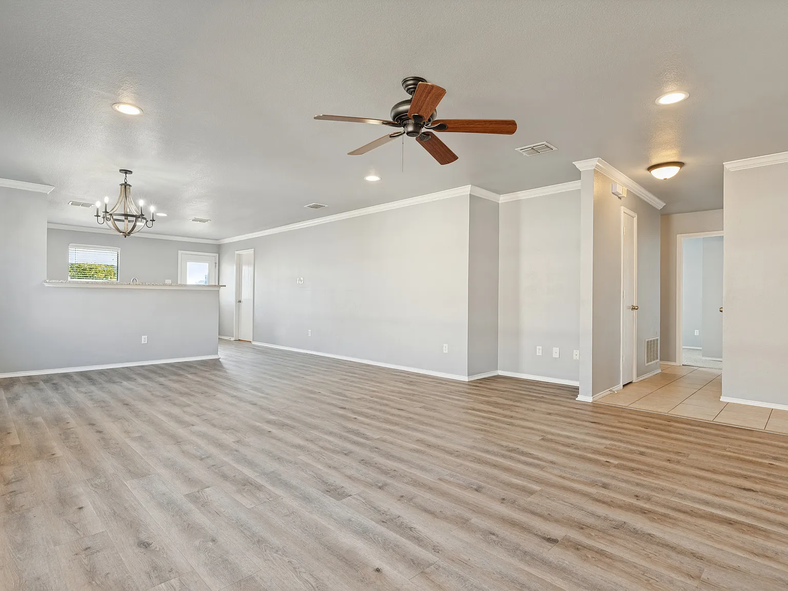 3 bed, 1601 sqft, $1,800 — Photo 3