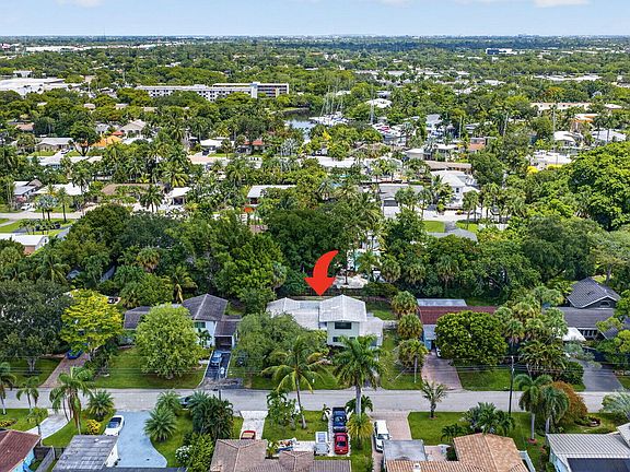 4th image of 1701 SW 4TH Court