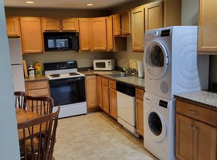 80 Fernwood Dr, East Longmeadow, MA 01028