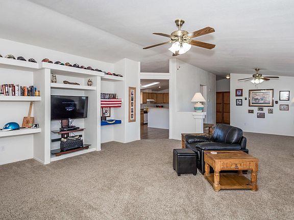 4th image of 171 Lazy Loop Dr