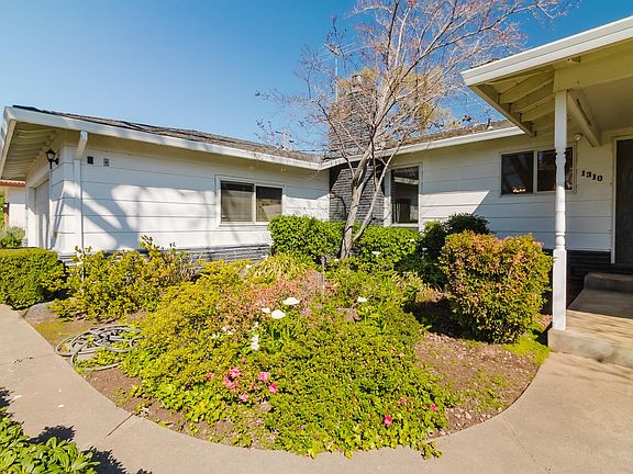 4th image of 1310 Los Rios Dr