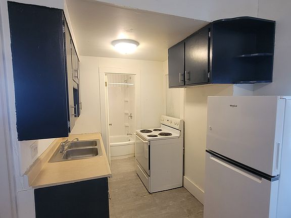 2nd image of 125 Adams St APT B