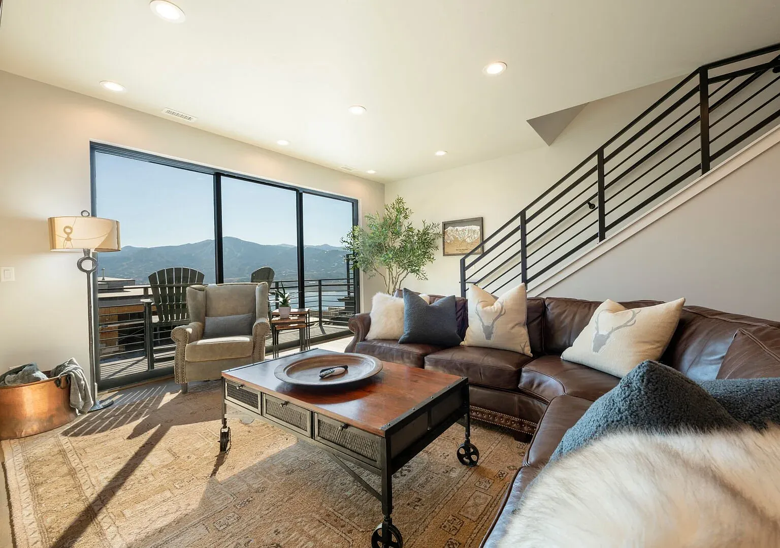 4 bed, 3.5 bath, 2536 sqft, $5,785 — Photo 4