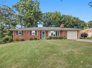 917 Clearview Dr, Belleville, IL 62223