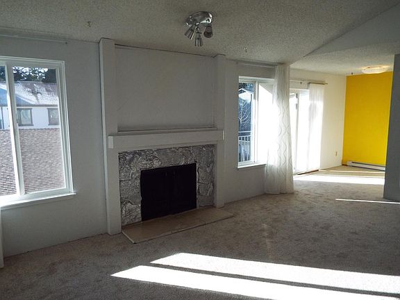 4th image of 12933 127th Dr NE APT F302