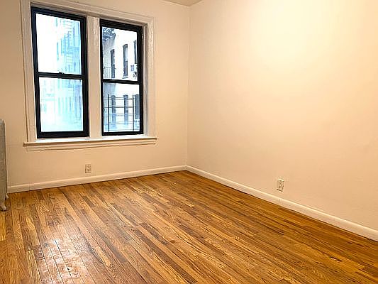 2nd image of 2326 Loring Pl N APT 5E
