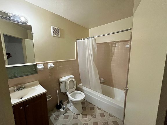 2nd image of 5984-5985 Windsor Forest Dr #5985-18