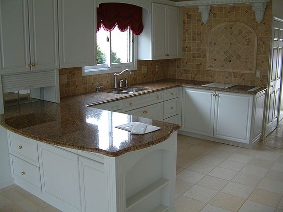 2nd image of 46677 Springhill Dr