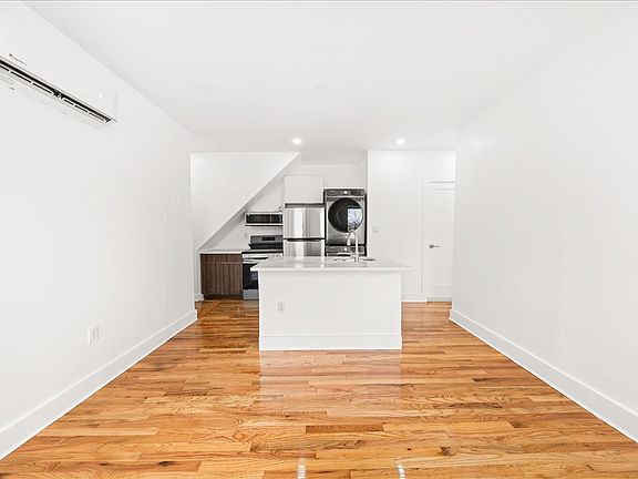5th image of 132 Greene Ave APT 2