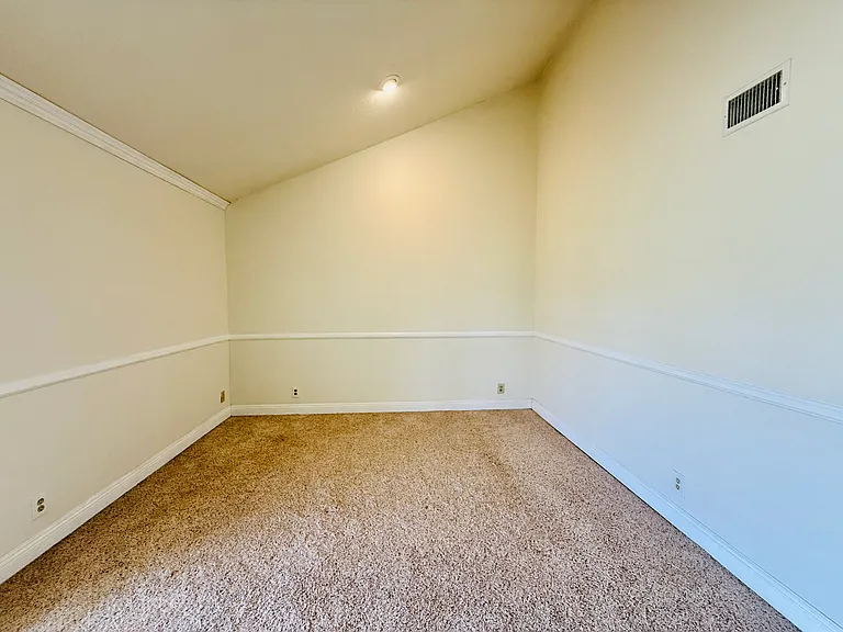 1510 Hallgreen Dr — Photo 17