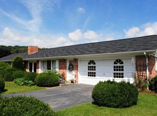 1047 Rugby Rd, Mouth Of Wilson, VA 24363