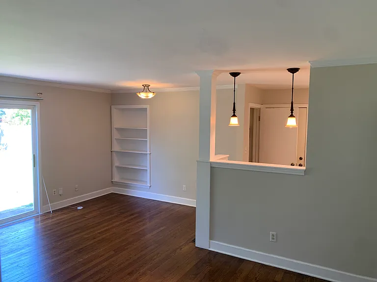 4933 W 72nd St — Photo 2