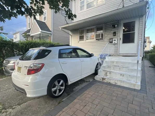 945 E 25th St, Paterson, NJ 07513