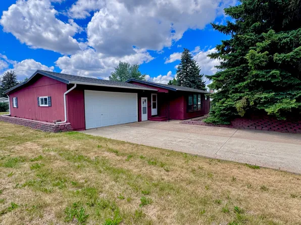 101 7th Ave NW, Bowman, ND 58623