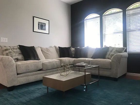 4th image of 600 Crestfield Cir