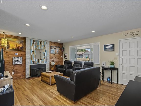 4th image of 1137 SE 224th Ave