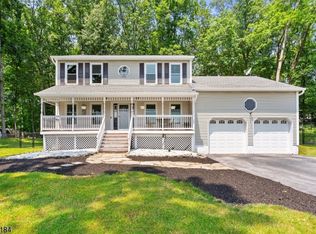 20 Southfield Dr, Sussex, NJ 07461