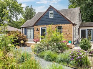 1266 Draper Ave, Roseville, MN 55113