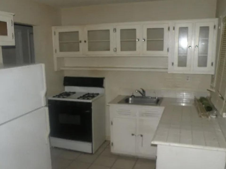 2nd image of 3857 Crosby Dr NW
