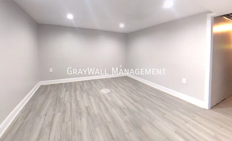 480 Westmont Dr — Photo 3