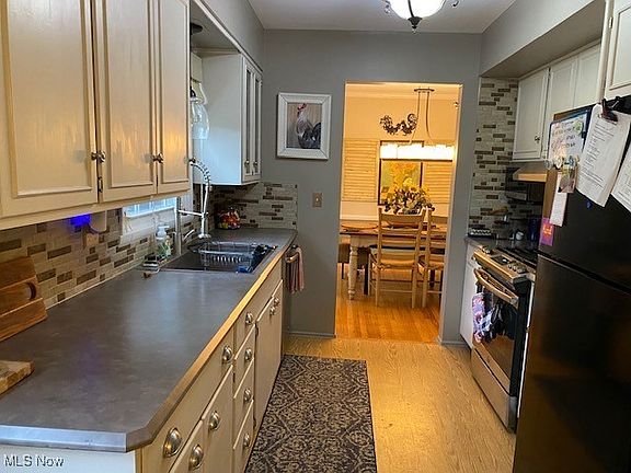 3rd image of 1743 Coventry Ave NE