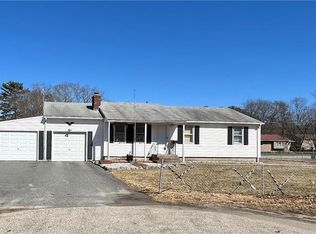 18 Carolyn St, Coventry, RI 02816