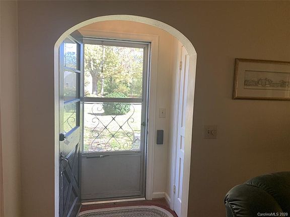 4th image of 123 Parkview Dr
