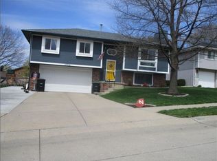 16608 Weir St, Omaha, NE 68135